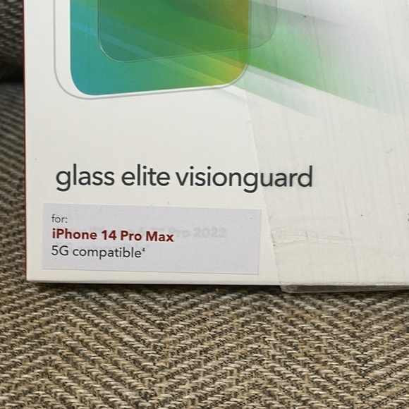 NWT Zagg Invisible Shield Glass Elite Visionguard iPhone 14 ProMax Screen - Picture 3 of 8
